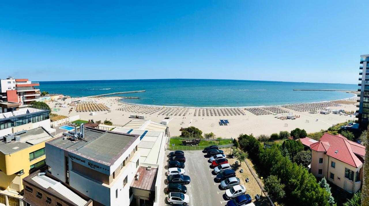 Sea View *