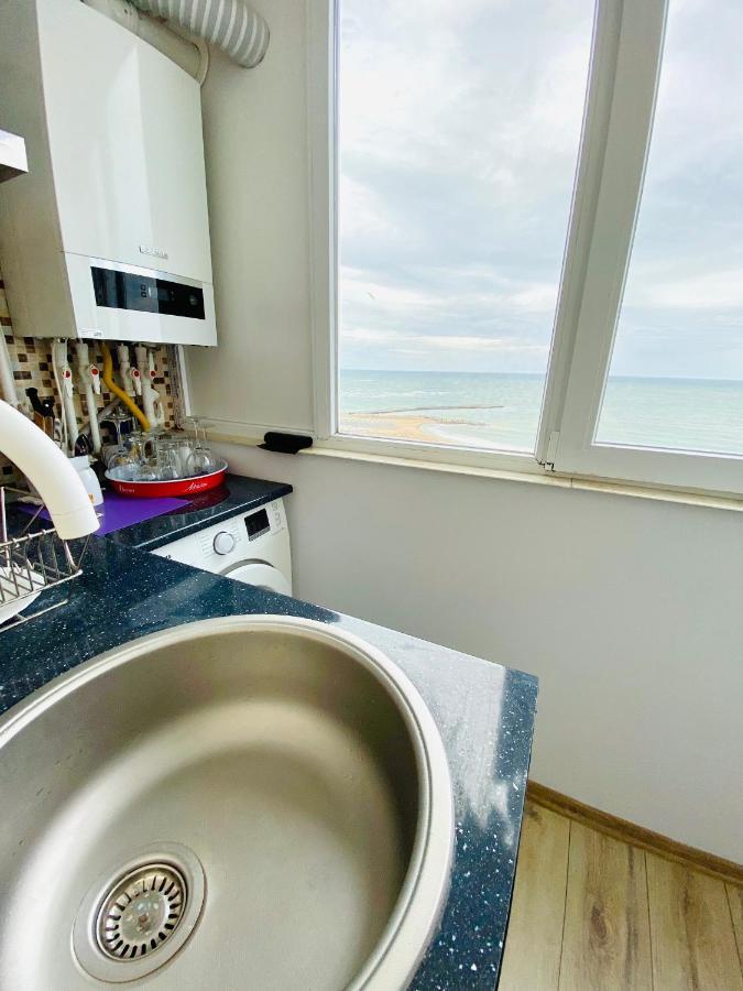 Sea View Apartment *